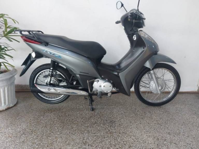HONDA - BIZ 125 - 2012/2012 - Cinza - R$ 10.990,00
