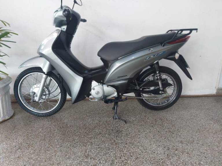 HONDA - BIZ 125 - 2012/2012 - Cinza - R$ 10.990,00