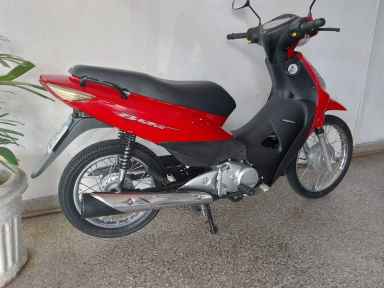 HONDA - BIZ 125 - 2010/2010 - Vermelha - R$ 9.900,00