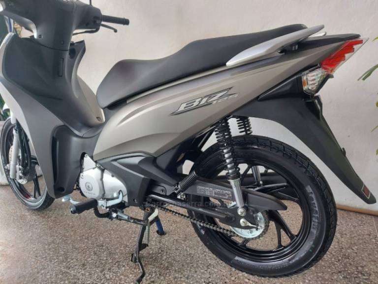 HONDA - BIZ 125 - 2024/2024 - Prata - R$ 19.900,00