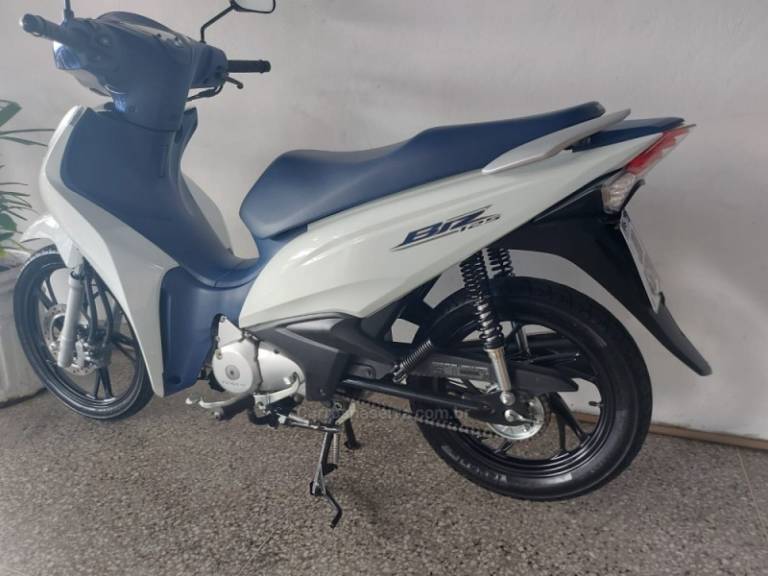 HONDA - BIZ 125 - 2022/2022 - Branca - R$ 17.900,00