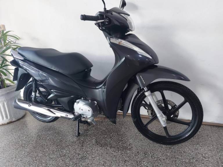 HONDA - BIZ 125 - 2019/2019 - Cinza - R$ 14.900,00