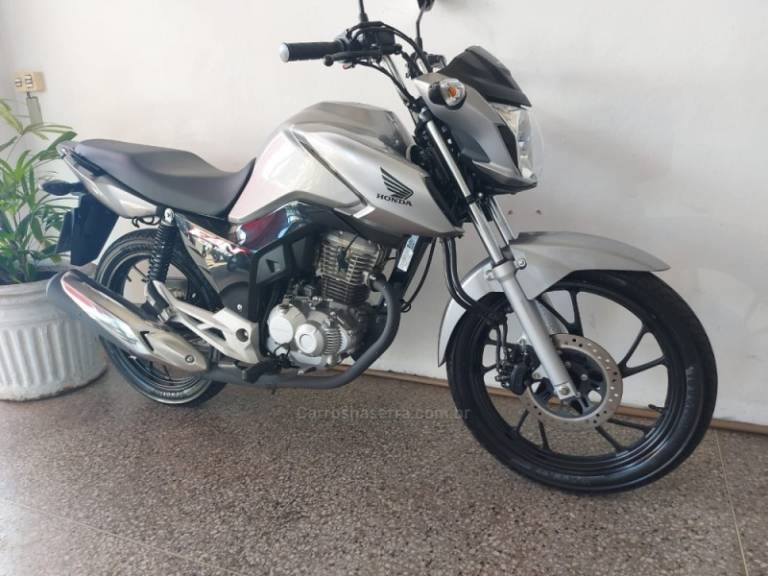 HONDA - CG 160 - 2022/2023 - Prata - R$ 18.900,00