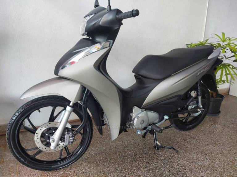 HONDA - BIZ 125 - 2023/2023 - Prata - R$ 18.800,00