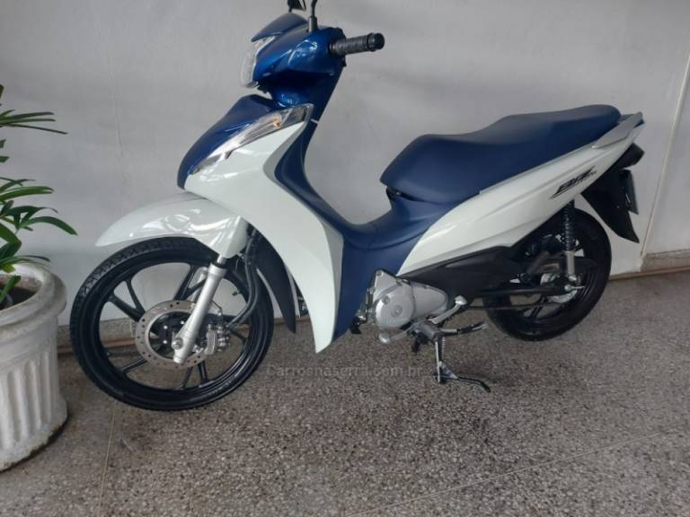HONDA - BIZ 125 - 2022/2022 - Branca - R$ 17.900,00